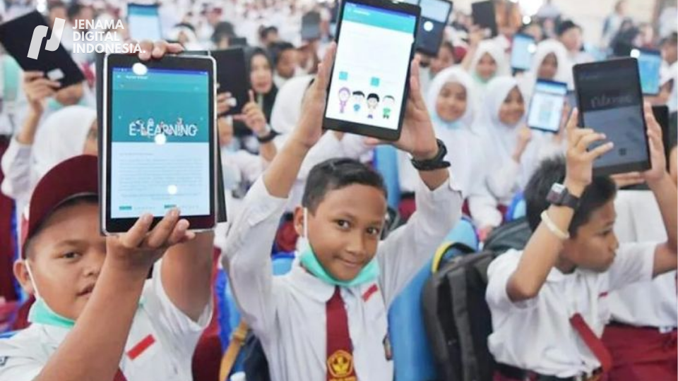 Digitalisasi Sekolah Tidak Sama dengan Beli Laptop: Kesalahan Umum Pimpinan Sekolah